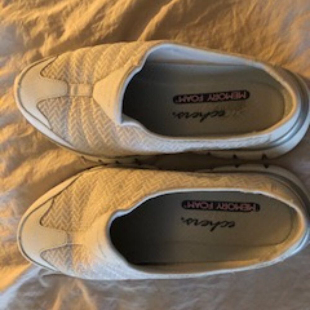 Sketchers Slip In's Sneakers Size 7.5.